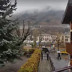 Les Lacs Aparthotel 3*