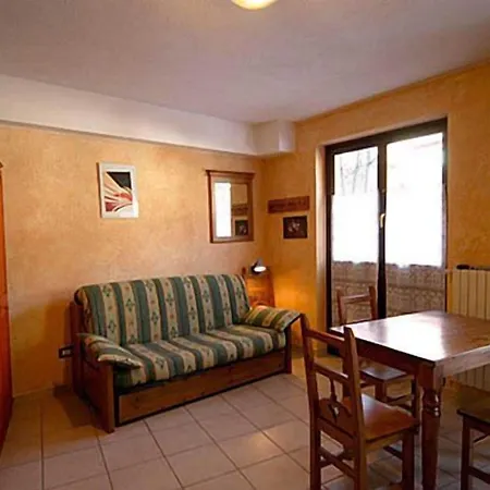 Les Lacs מלון דירות 3*