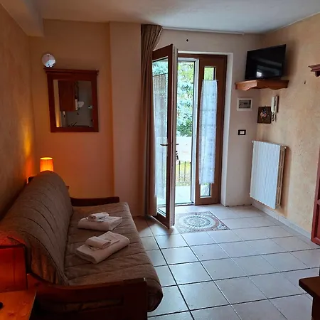 Les Lacs מלון דירות 3*